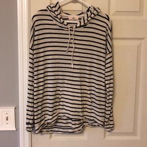 Long sleeve hooded shirt